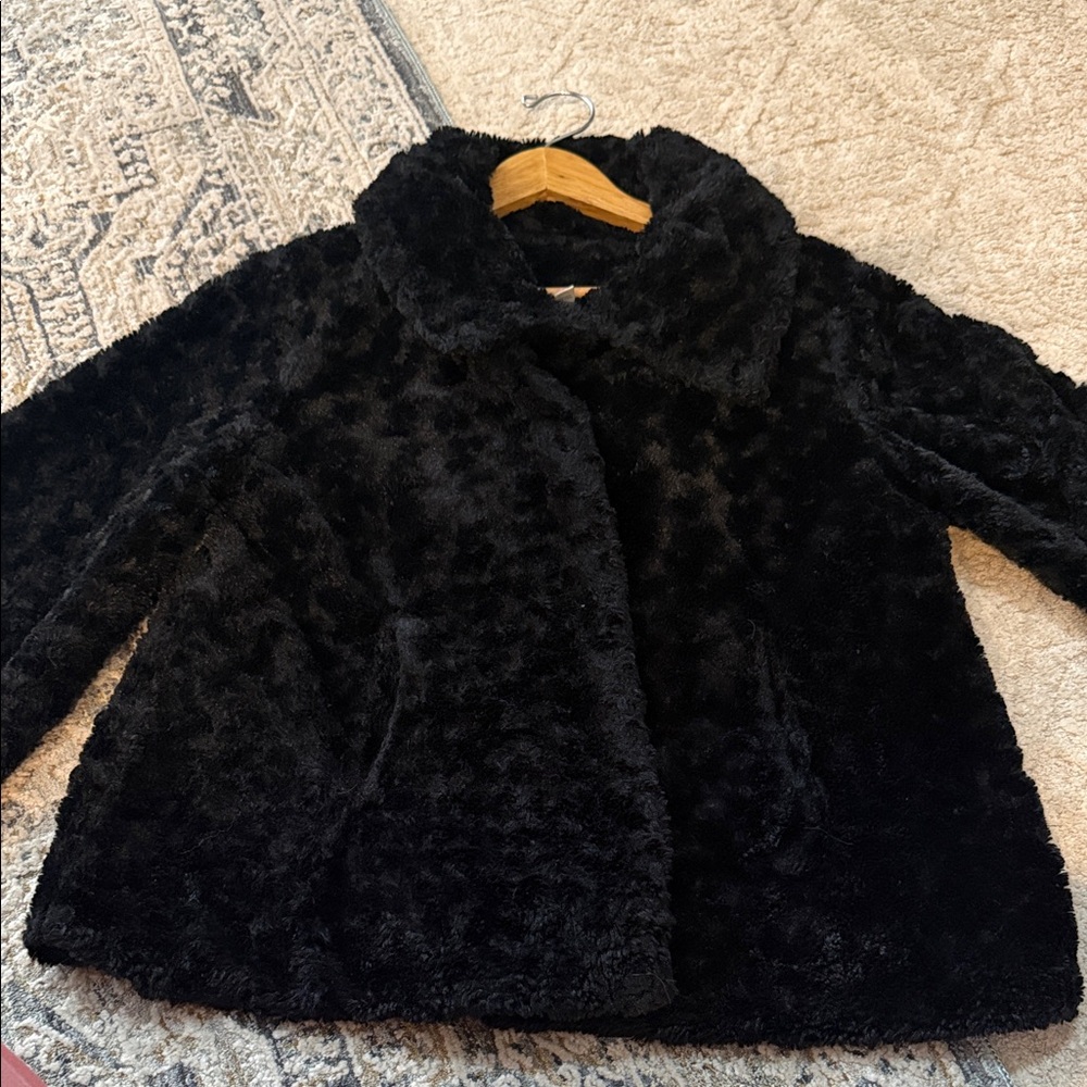 Gorgeous Black Faux Fur Jacket size L/XL